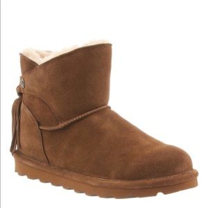 NWT Bearpaw Natalia Boots